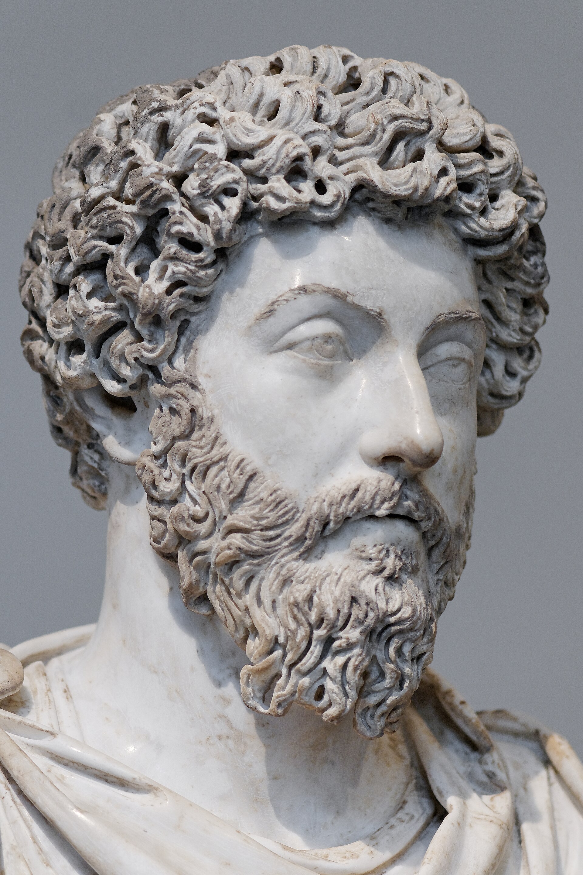 Marcus_Aurelius_Louvre_MR561_n01